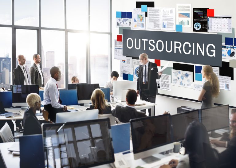 Risiko Mengelola Tim IT Internal Tanpa Outsourcing