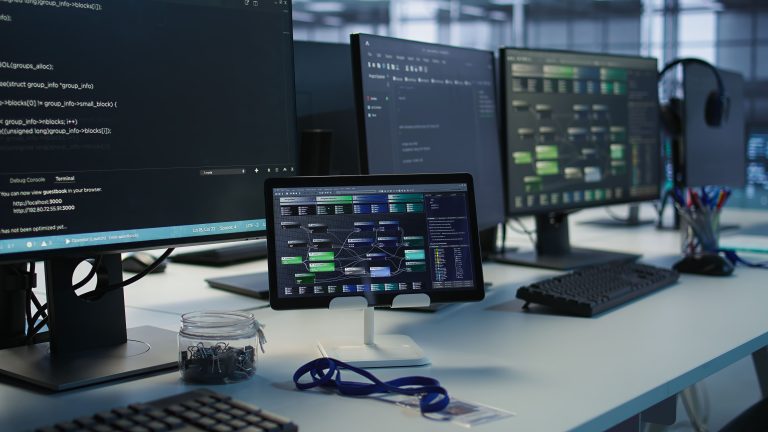 Transformasi Digital Perusahaan: Peran Layanan IT dalam Meningkatkan Daya Saing